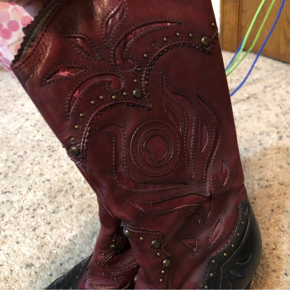 Beautiful boots - Picture 3 of 10